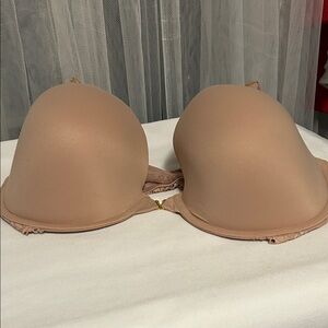 Victoria Secret NWT Nude padded Underwire Bra. 38DDD